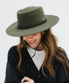 Wren's telescope crown lends a hint of Western style to a classic flat-brim shape. A hat versatile enough to pair with worn jeans to a linen dress. Wren features an adjustable leather chinstrap that gives it a little extra somethin' + can easily tuck into the crown for an additional look. Short Brim Hat, Wide Brim Felt Hat, Gigi Pip, Worn Jeans, Floppy Hats, Felt Hats, Crown Heights, Wide Brim Fedora, Halo Style