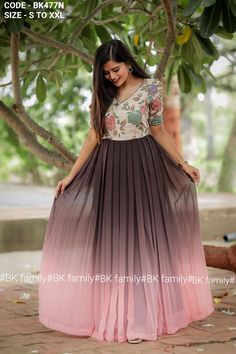 Gowns Designs, Circle Skirt Outfits, Saree Reuse, Fancy Gown, Anarkali Designs, Anarkali Churidar