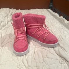 Nwot South Beach Bootie Size 6 Pink Casual Synthetic Boots, Fatbaby Boots, White Leather Boots, Tory Burch Boots, Fall Leather, Vegan Leather Boots, Flat Booties, Croc Leather, Leather Socks