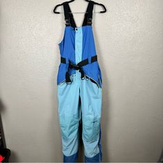 Nike Acg Storm Fit Vtg Bibs Snow Ski Pants Nylon Bib Overalls Layer 3 Medium All Snaps, Zippers, Clasps And Hook/Loop Work Great. Small Stain At Seat Of Pants (Pictured). Minor Faded Staining On Pant Leg As Well. Functional Blue Nylon Pants, Blue Parachute Pants With Pockets For Outdoor, Blue Cargo Pants For Outdoor Activities, Blue Skiing Bottoms For Winter, Blue Winter Sports Pants, Blue Pants For Winter Sports, Casual Blue Skiing Bottoms, Blue Full-length Nylon Pants, Functional Blue Bottoms For Winter