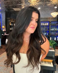 @artisan_amandarikie When your hair extensions blend so seamlessly, it’s hard to believe it’s not all natural! ✨
•
Achieving that perfect dimensional color without a single drop of dye—extensions are the ultimate game changer for depth, volume, and shine!
•
Who else is ready for a color upgrade without the commitment?

#dimensionalcolor #seamlessextensions #cleanhair #hairtransformation #mastercolorist #temeculahairstylist #alfaparfusa