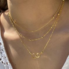 Betone deinen Look mit der Better Together Necklace! Dieses entzückende Stück ist perfekt für deinen täglichen Schmuck. Zeige sie also voller Stolz. Ein Accessoire, das nicht nur glitzert, sondern auch Freude macht! Evry Jewels, Jewelry Stack, Thick Gold Chain, Pretty Jewelry Necklaces, Don't Be Afraid, Online Jewelry Store, Better Together, Everyday Jewelry