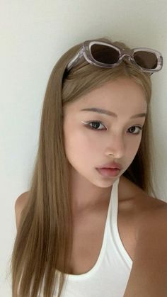 Korean Hair Color, Brown Hair Inspo, Honey Blonde Hair, Pretty Hair Color, Haircuts Straight Hair, Hair Stylist Life, Hair Dye Colors, Asian Hair, Hair Inspiration Color