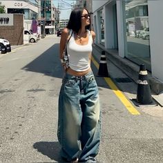 @melcccc Pants Streetwear, Jeans High Waist, Baggy Denim, Summer Design, Cute Everyday Outfits, Mode Inspo, Womens Jeans, 가을 패션, Casual Style Outfits