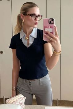 It Girl Office Outfit, Business Clothes Aesthetic, Old Money Outfits Office, Business Aesthetic Outfit, Work Siren Outfit, Corpcore Office Siren Outfits, Cute Professional Outfits Casual, Office Siren Outfits Winter, Office Outfits Women Aesthetic