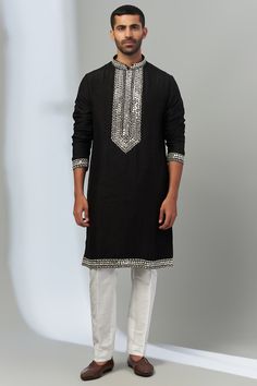 Black Lakhnavi Kurta Men, Black Sangeet Outfit Men, Men Kurta Designs Style 2024, Mens Kurta Embroidery Designs, Sangeet Outfit For Men, Kurta Designs Men's, Sherwani For Men Wedding, Black Kurta, Sangeet Outfit