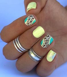 Manicures For Natural Nails, August Nails Designs Acrylic, Summer Country Nails, Summer Nail Dip Ideas, Fun Dip Nails Summer, Funky Nail Ideas Fun, Creative Short Nails, Fun Gel Nails For Summer, Dip Nail Ideas Summer