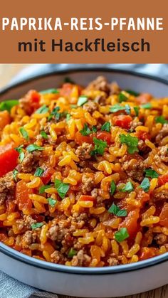 paprika - reis - panne mit hackfleisch in a bowl