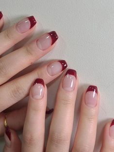 short coffin burgundy nails Nail Designs Burgundy, Valentines Day Nails Ideas, Short Red Nails, Valentines Day Nails, Red Acrylic Nails, Short Coffin, Short Coffin Nails, Blush Nails, Red Nail Designs