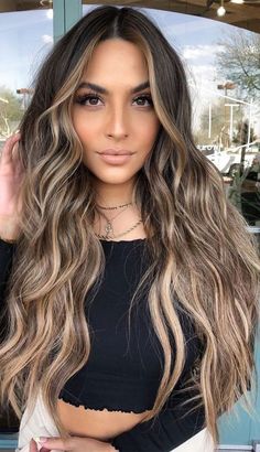 Blonde Face Frame, Dark Hair With Blonde, Face Frame Highlights, Frame Highlights, Hair Colour Ideas, Highlights For Brunettes, Summer Hair Highlights, Face Frame