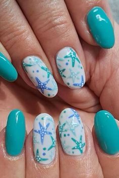 Create nail art masterpieces with NailEnvy! Our easy-to-follow guides help you achieve stunning designs that look professional. From simple accents to elaborate art, there’s something for every skill level. ✨🌟 #NailArt #NailEnvy #NailMasterpiece Beachy Nail Designs, Spring Break Nails, Smink Inspiration, Vacation Nails