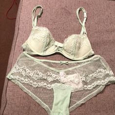 Nwt Omgggggg Beautiful La Perla Sea Foam Green Bra And Panty Set!!!! This Is A Vintage Set And Is Like One Of A Kind, This Set Is Extremely Well Made And Super Expensive!!!! Noo Low Balls!!!! Purple Lace Bra, Green Bra, Blue Lace Bra, Red Lace Bra, Costura Fashion, Demi Cup Bra, Pink Lace Bra, Green Bras, Bra And Panty Set