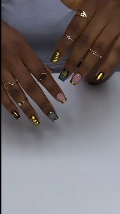 Short Square Nails Design Ideas 2024, Short Gold Nails, Nails On Black Skin, 90s Nail Art, Short Square Nails Design Ideas, Square Nails Design Ideas, Summer 2023 Nail Trends, Short Square Nails Design, Unique Acrylic Nail Designs