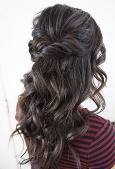 Featured Hairstyle: Heidi Marie (Garrett) Villa - Hair and Makeup Girl; Wedding hairstyle idea. Christmas Party Hairstyles, Hairstyles Wavy, Best Wedding Hairstyles, Trendy Wedding Hairstyles, Wedding Hair Inspiration, Wedding Hair Flowers, Penteado Cabelo Curto, Wedding Hairstyles Updo