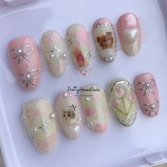 Thank you for stopping by and supporting a small business!💖 ⭐⭐️ Default Photo Shape: Oval ~25mm 🍁 Most of our products are made from highest quality gel X nails with 4-6 layers of coating. It can be reusable and last for more than 14 days, if you take it off right. For instruction, please message me. Each set comes with 10 handmade press on nails, a mini file, a mini buffer, a cuticle stick. 🍁 Measurements Please measure your own nail and find your size from our picture guide. We totally can Kawaii Pink Nails, Nails With Bows, Nails Y2k, Photo Shape, Y2k Nails, Cute Summer Nails