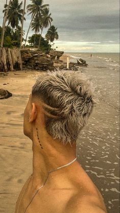 Mulet Hair Men Short, Men’s Mohawk Fade, High Fade Mullet, Mulet Hair Men, Fauxhawk Fade Men, Mullet Hairstyle Mens, Bleached Hair Men, Haircut Designs For Men, Mullet Fade