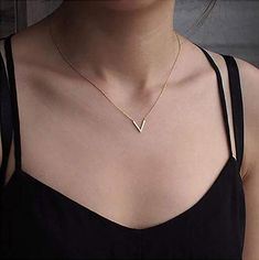 Simple Stainless Steel Letter V Necklace Women Girl Gold/Steel/Rose Gold Alphabet Pendant Necklace Party GifeModel Number:4000238101582 Letter V Necklace, V Necklace, Gold Initial Ring, Locket Design, Alphabet Pendant, Chevron Earrings, Light Jewelry, Gold Jewelry Simple Necklace, Chevron Necklace