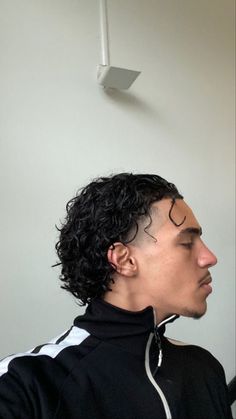 Undercut Curly Hair, Curly Hairstyles For Men, Mens Hairstyles Curly, Curly Hair Fade