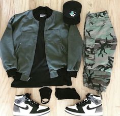 Men Short Outfits, Olive Outfit, Fashion Men Streetwear, Mens Street Style Urban, Navi Outfits, Hip Hop Street Fashion, Guys Fashion Swag, Street Fashion Men