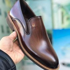 Cool Shoes For Men, Mens Smart Casual Shoes, Shoes For Guys, Mens Dress Shoes Guide, Mens Sandals Fashion, Gents Shoes, Cool Shoes, Business Casual Shoes