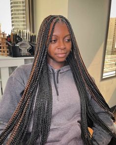 Applying pressuree 💅🏾 #brownbraids #knotlessbraids #brownboxbraids Black And Brown Hair Braids, Knotless Box Braids With Color, Knotless Braids With Color, Mommy Hair, Brown Box Braids, Knotless Braid, Twisted Hair, Braids Ideas, Summer Braids