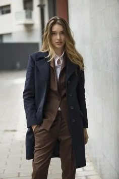 Dress Like Hermione Granger, 20 Outfits, Lawyer Outfits, Woman In Suit, Masculine Fashion, Women In Suits, Tailored Clothes, Woman Suit Fashion, Power Dressing