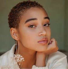 No matter the reason or season, there's always a case to make for short hair. From blunt bobs to perfect pixies to fringe-fabulous bangs, these hairstyles for short hair will have you ready to grab those shears. Here are 50 stunning short hairstyles to use as inspiration in 2024. #afro #hairstyle Amandla Stenberg, Cool Short Hairstyles, Shaved Head, Short Natural Hair Styles, Buzz Cut, Short Curly Hair