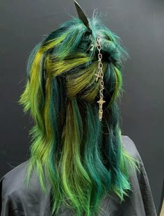 Slime Green Hair, Blond And Green Hair, Red Hair Green Outfit, Copper And Green Hair, Ginger And Green Hair, Orange And Green Hair, Halloween Hairstyles For Women, Blue And Green Hair, Frosted Tips