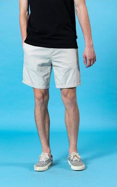 Trendy Cotton Shorts For Summer, Casual Cargo Shorts For Summer, Trendy Knee-length Shorts For Summer, Trendy Knee-length Summer Shorts, Fitted Cargo Shorts For Summer, Spring Bermuda Athletic Shorts With Built-in Shorts, Fitted Spring Cargo Shorts, Cotton Cargo Shorts For Summer, Fitted Cargo Shorts For Spring