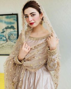 Dupatta On Head, Casual Bridal Dress, Embroidered Wedding Dress, Anarkali Dress Pattern, Stylish Short Dresses, Crochet Cable, Pakistani Fancy Dresses