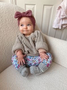 Newborn Girl Winter Outfits, Baby Girl Winter Outfits, Baby Girl Style, 8 Month Baby, Stylish Baby Girl Outfits, 3 Month Old Baby, Toddler Bows