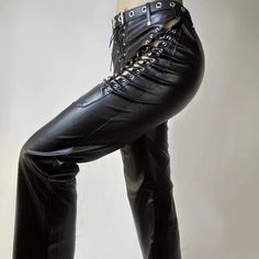 𝔇𝔢𝔱𝔞𝔦𝔩𝔰: Style: Goth, Darkwear, PunkMaterial: Pu Leather These snake dance leather pants are perfect to flatter your body and add drama to your look. It's versatile to match your dark wardrobe and fits your body very well. Enjoy free shipping with a purchase of over 80$ SIZE WAIST HIP LEGS 27 in 35 in 21 inM 28 in 37 in 22 inL 30 in 39 in 23 inItem measured by hands may have 1-2 in differences.SIZE WAIST HIP LEGS 68 cm 90 cm 54 cmM 72 cm 94 cm 56 cmL 76 cm 98 cm 58 cmItem measured by hand Decendants Costume, Goth Leather Pants, 70s Leather Pants, Leather Pants Aesthetic, Lace Up Leather Pants, Snake Dance, Dante Cosplay, Leather Goth, Black Leather Fashion