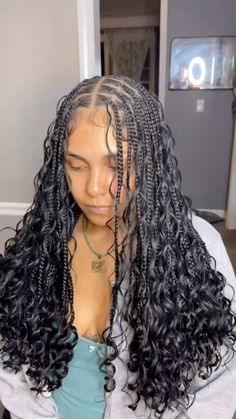 #HairstylesForBlackGirls #ProtectiveStyles #BoxBraids #NaturalHair #Cornrows #AfroStyles #TwistOut #FauxLocs #BantuKnots #CurlyHairstyles Medium Knowles Braids With Curls, Knottles Goddess Braids, Medium Boho Hairstyles, Small Mid Back Knotless Braids, Boho Tree Braids, Medium Knotless Box Braids Boho, Boho Braids With Curls At The End, Bra Length Boho Knotless Braids, Medium/ Large Boho Knotless Braids