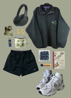 Things To Wear, Pastel Outfit, Neue Outfits, Barefoot Shoes, Mode Inspo, Trendy Sneakers, 가을 패션, Hiking Outfit