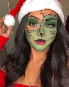 Trippy Optical Illusions, Newyear Makeup, Christmas Eve Makeup, Grinch Makeup, Maquillage Yeux Cut Crease, Christmas Face Painting, Cute Halloween Makeup