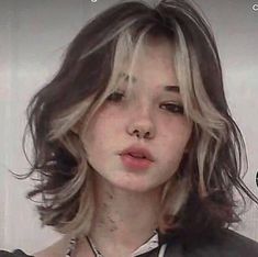 Short Haircuts For Fluffy Hair, Short Hair With Money Piece Bangs, Alternative Hair Highlights, Trendy Highlights For Short Hair, Short Lots Of Layers Hair, Hair Cuts For Natural Wavy Hair, Wolfcut With Blonde Highlights, Hair Highlights For Dark Hair Short, Cute Medium Hairstyles For Women