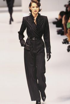 90s Corporate Fashion, Bellatrix Black, 90s Women, 90s Fashion Women, Old School Fashion, Runway Outfits, Fashion Sketches Dresses, Unique Prom Dresses, Woman Suit Fashion