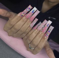 Square Baddie Nails, Diy Rhinestone Nails, Poppin Nails, Fye Nails, Material Gworl, Bling Nail Art, Quinceanera Nails, Green Acrylic Nails, Nail Goals