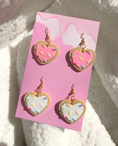 These sprinkle cookies are the cutest kawaii earrings! Great for adding a yummy touch to outfits and super lightweight! They come in chocolate, vanilla, and strawberry.  Please note these are 1 layer of resin so they are thin and very light! Hook color may come in either gold or silver. Fairy Kei Accessories, Clown Crafts, Pastel Kidcore, Cookie Earrings, Diy Tie Dye Techniques, Strawberry Frosting, Kawaii Earrings, Sprinkle Cookies, Tie Dye Diy