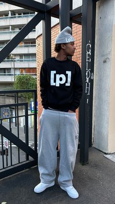 Baggy Sweatpants Outfit, Clean Streetwear, Fire Clothes, Drip Drip, Clothing Art, Baggy Sweatpants, Sweatpants Outfit, Street Style Outfits Men, Men Stylish Dress