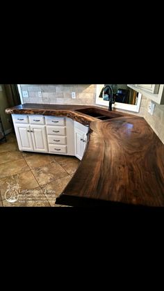 Wood slab countertop Wood Counters, Koti Diy, Cabinets Painted, Wood Countertops, Farmhouse Style Kitchen, Counter Top, Design Case, Kitchen Styling