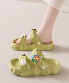 Green Platform Casual Decorated Splicing Beach Slide SandalsMade of:- EVA Upper.-EVA sole- cushioned insole.1.37"/3.5cm Platform Heel Green Platform, Linen Coat, Long Sleeve Outfits, Sandals Platform, Beach Slides, Short Summer Dresses, Half Sleeve Dresses, Summer Dress Outfits, Knitted Coat