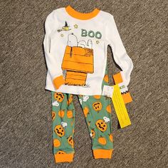 Peanuts Snoopy And Woodatock Halloween Pajama Set. New With Tags, White And Orange Halloween Pumpkin Print. Baby Size 18m, Unisex Style. White Sleep Sets For Fall, White Sleepwear For Fall Sleepover, Cute White Sleepwear With Character Print, Cute White Character Print Sleepwear, Playful White Sleepwear For Fall, Fun White Sleepwear With Cartoon Print, White Fun Sleepwear With Cartoon Print, White Fun Cartoon Print Sleepwear, White Cartoon Print Fun Sleepwear