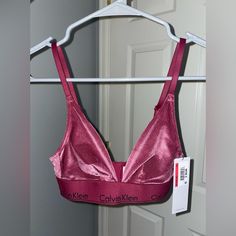 New With Tags, Never Worn Fitted Calvin Klein Bra For Summer, Calvin Klein Fitted Bra For Summer, Calvin Klein Underwire, Seamless Red Push-up Bra, Red Calvin Klein Bra, Fitted Calvin Klein Summer Bra, Calvin Klein Bras, Red Seamless Push-up Bra, Cheap Pink V-neck Bra