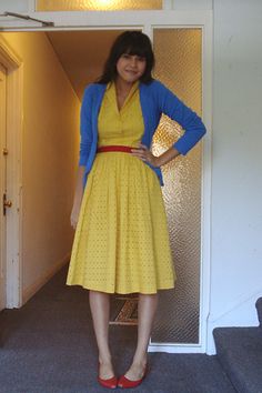 Yellow Teacher Outfit, Primary Colors Outfit Aesthetic, Primary Color Outfit Aesthetic, Primary Colors Outfit, Primary School Teacher Outfits, Dream Teacher, Professional Teacher Outfits, Uplifting Images, School Teacher Outfits