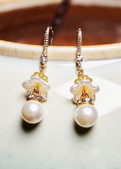 Fashion White Pearl Zircon Drop Earrings925 Silver.Made of fine Pearl.Measurement: 4.2cm/1.638" * 1cm/0.39". Matches easily with daily hairstyle, dresses & Shirts Daily Hairstyles, Fashion White, White Pearl, Pearl White, Fashion Earrings, Drop Earrings, Hair Styles, Silver, Dresses