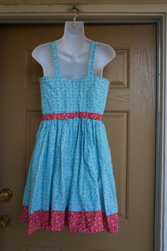 "Cute floral wench dress. Hand made. Zips in the back. In very good condition. No tags - please see measurements. Estimated size Small to Medium. Measurements taken across front laid flat 17\" across front armpit to armpit 14\" across front of waist (ties tighter) 36\" length shoulder to bottom" Cotton Sundress With Square Neck Lined, Cotton Square Neck Lined Sundress, Spring Sleeveless Prairie Dress, Sleeveless Vintage Dress With Smocked Bodice, Vintage Sleeveless Dress With Smocked Bodice, Peasant Sleeveless Dresses For Spring, Peasant Style Sleeveless Summer Dress, Sleeveless Peasant Dress For Spring, Sleeveless Peasant Summer Dress