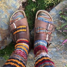 —@a_color_connection - My happy peasant heel socks. Ta Da —-after about 500 ends to weave in. Great with my birkenstock s and our weather!! It has just started to snow❄️❄️❄️. Lots of different yarns but my #favoriteone is from huckleberryknits in Bellingham Washington. Wedge toe with a 2x2 rib. Peasant heel is also called a forethought heel. I’m crazy over the bullseye heel you can get with this technique. #lovemysocks #kitchenerstitchismagic #kitchenerstitch #peasantheelsock #handmade #handk Socks And Birkenstocks, Birkenstock With Socks, Heel Socks, Birkenstock Style, Bellingham Washington, Socks And Heels, Birkenstock Sandals, Birkenstock Milano, Birkenstock Arizona