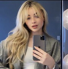 Sabrina Carpenter Hair, Tan Skin Blonde Hair, Bangs Tutorial, Blonde Hair With Bangs, Blonde Hair Looks, Haircuts For Medium Hair, Long Hair With Bangs, Sleek Ponytail, Haircuts With Bangs