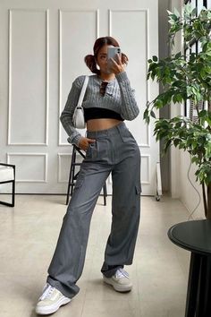 This is the cutest cargo pants outfit 😍 Click the link to recreate this look with cargo pants from Amazon! These gray cargo pants are a perfect way to elevate your wardrobe for fall outfits & fall fashion. Follow for more outfits ideas! 🤎 #cargopants #cargopantsoutfits #cargopantswomen #cargo #cargopantsoutfitideas Grey Cargo Pants Outfit, Pants Photoshoot, Casual Outfits Fall, Women Casual Outfits, Pant Outfits For Women, Gray Cargo Pants